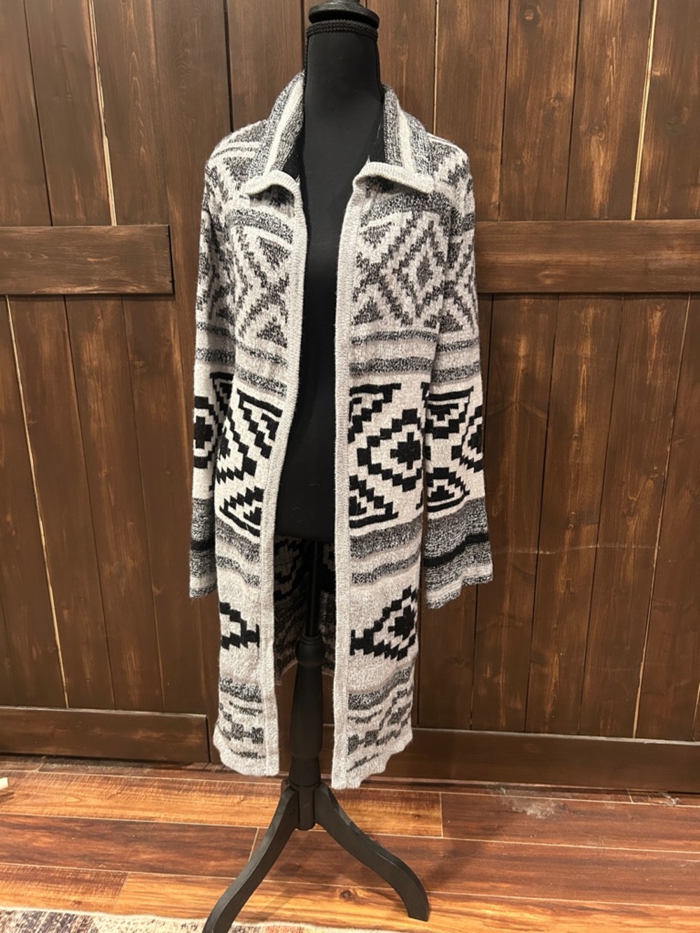 Cable & Gauge Gray and Black Aztec Longline Cardigan